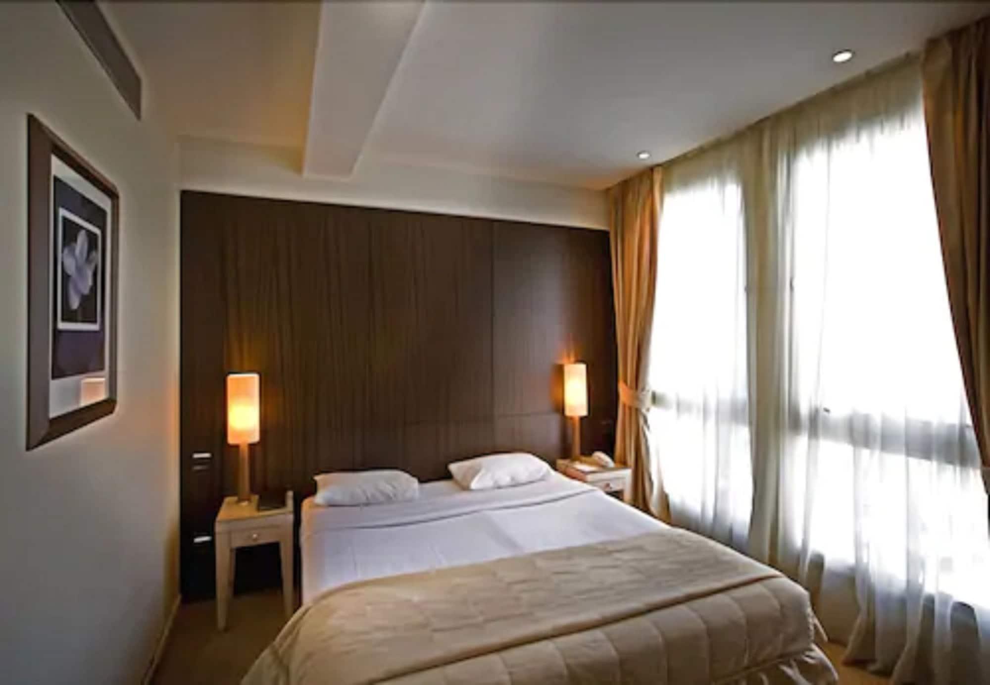 Hotel Le Pera Paris Ngoại thất bức ảnh