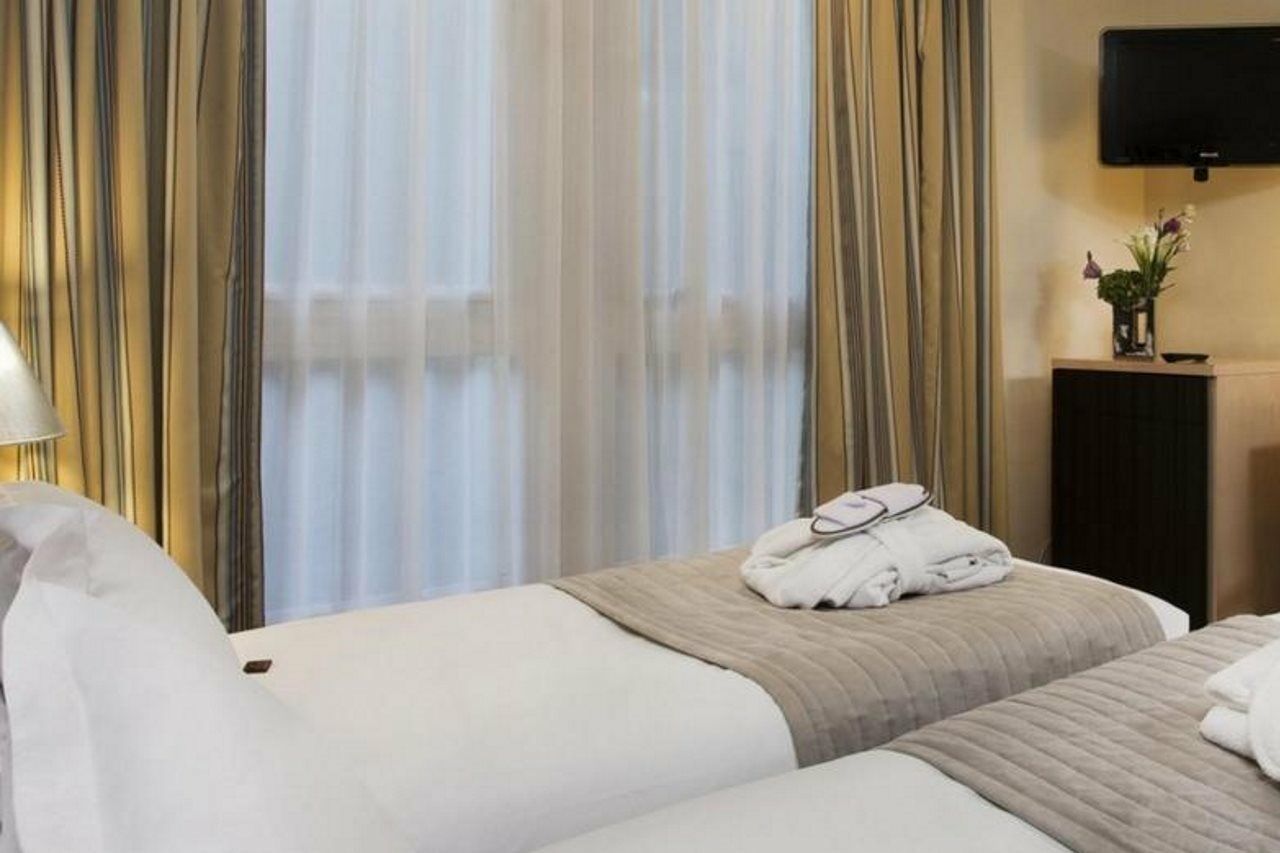Hotel Le Pera Paris Ngoại thất bức ảnh